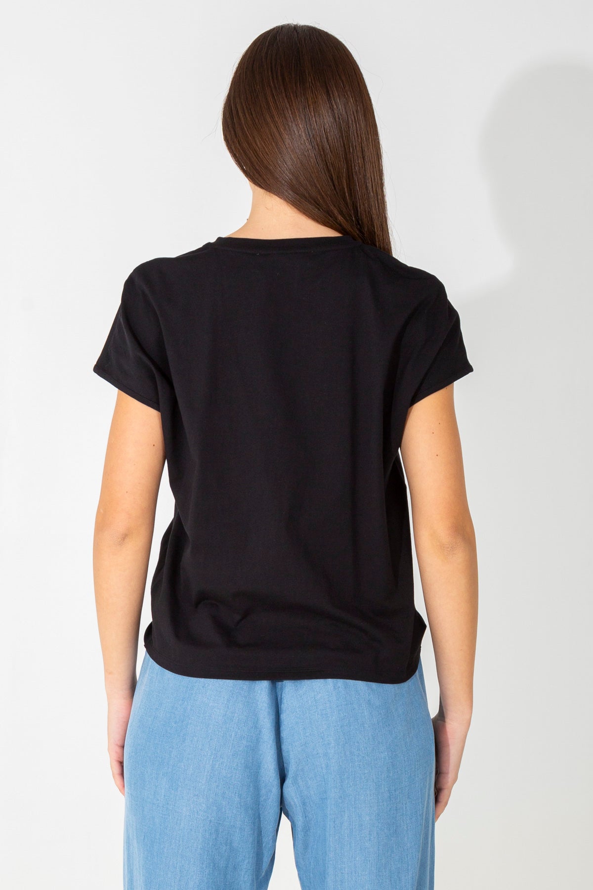 T-shirt with front knot