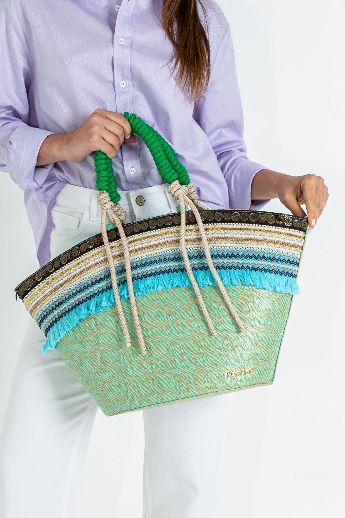 Multicolor basket bag with applications