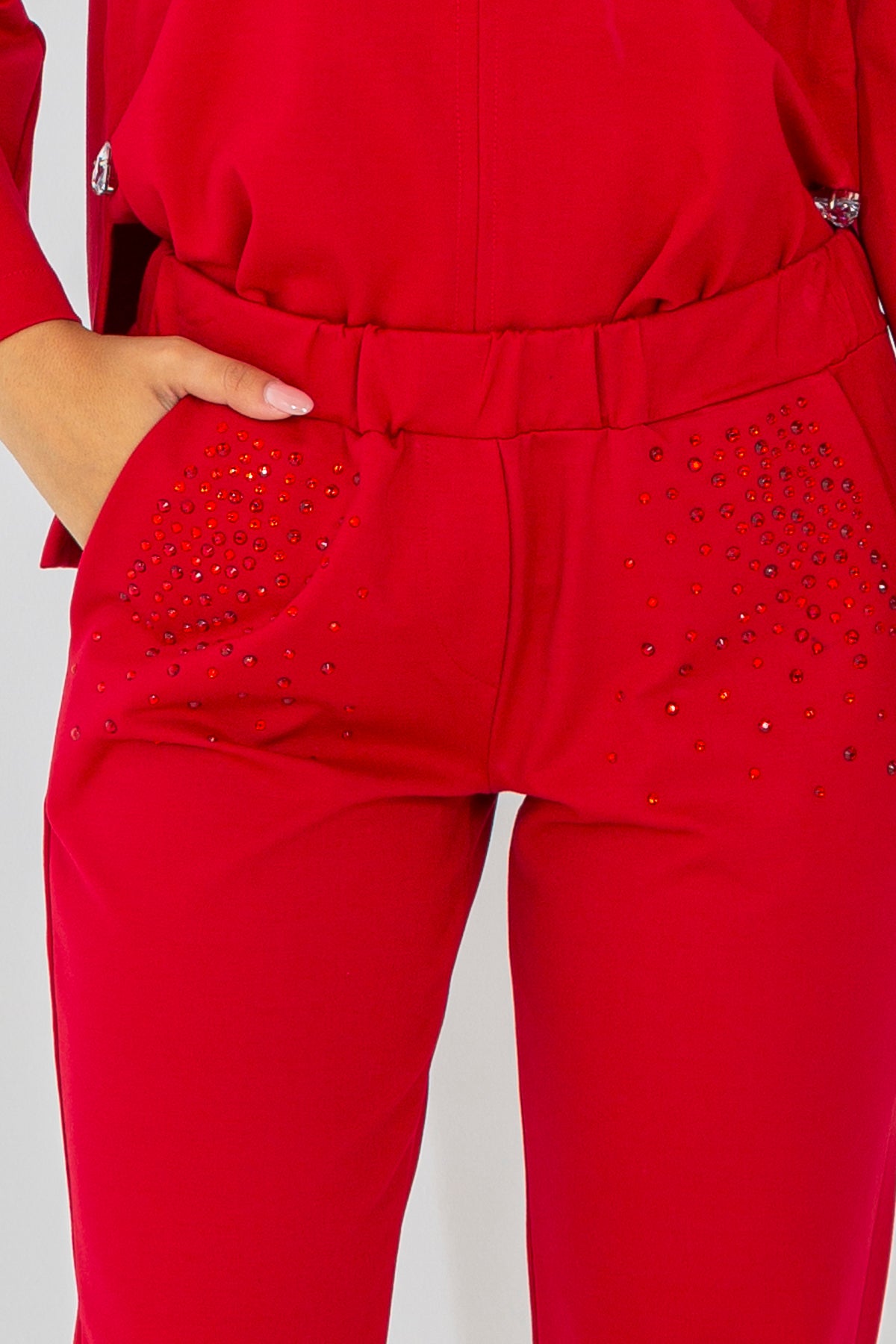 Pantalone dritto con applicazioni