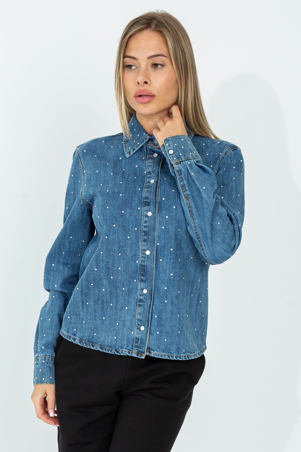 Camicia jeans con applicazioni