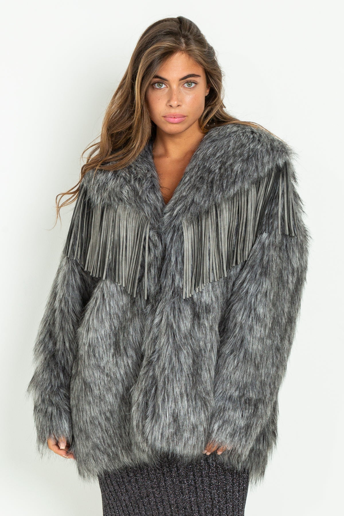 Pelliccia eco-fur con frange