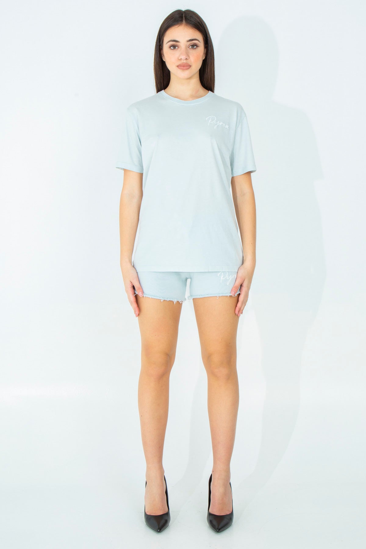 Basic shorts with raw cut bottom