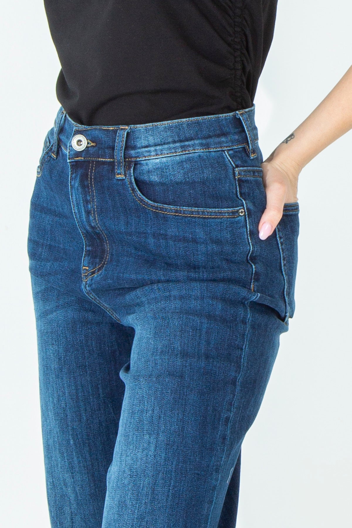 Trumpet jeans with cuffs
