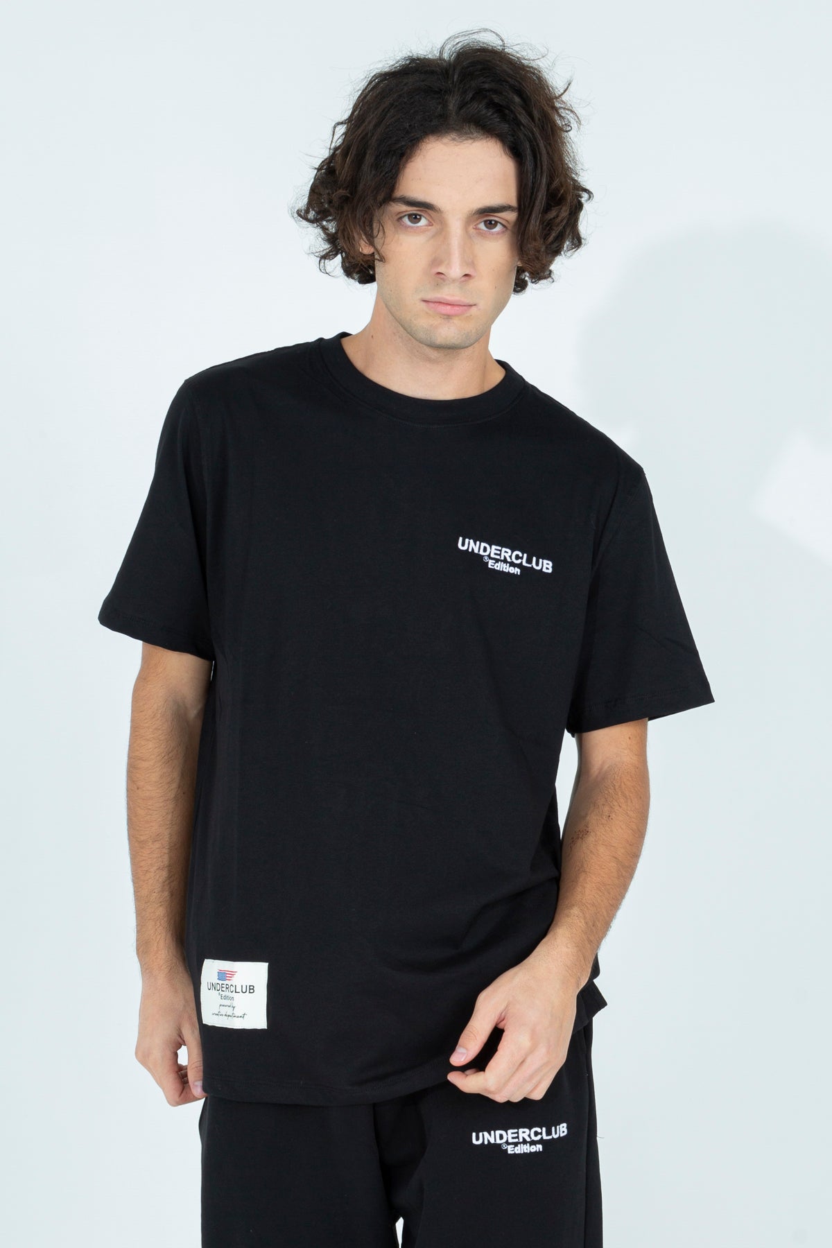 T-shirt basic con piccola stampa