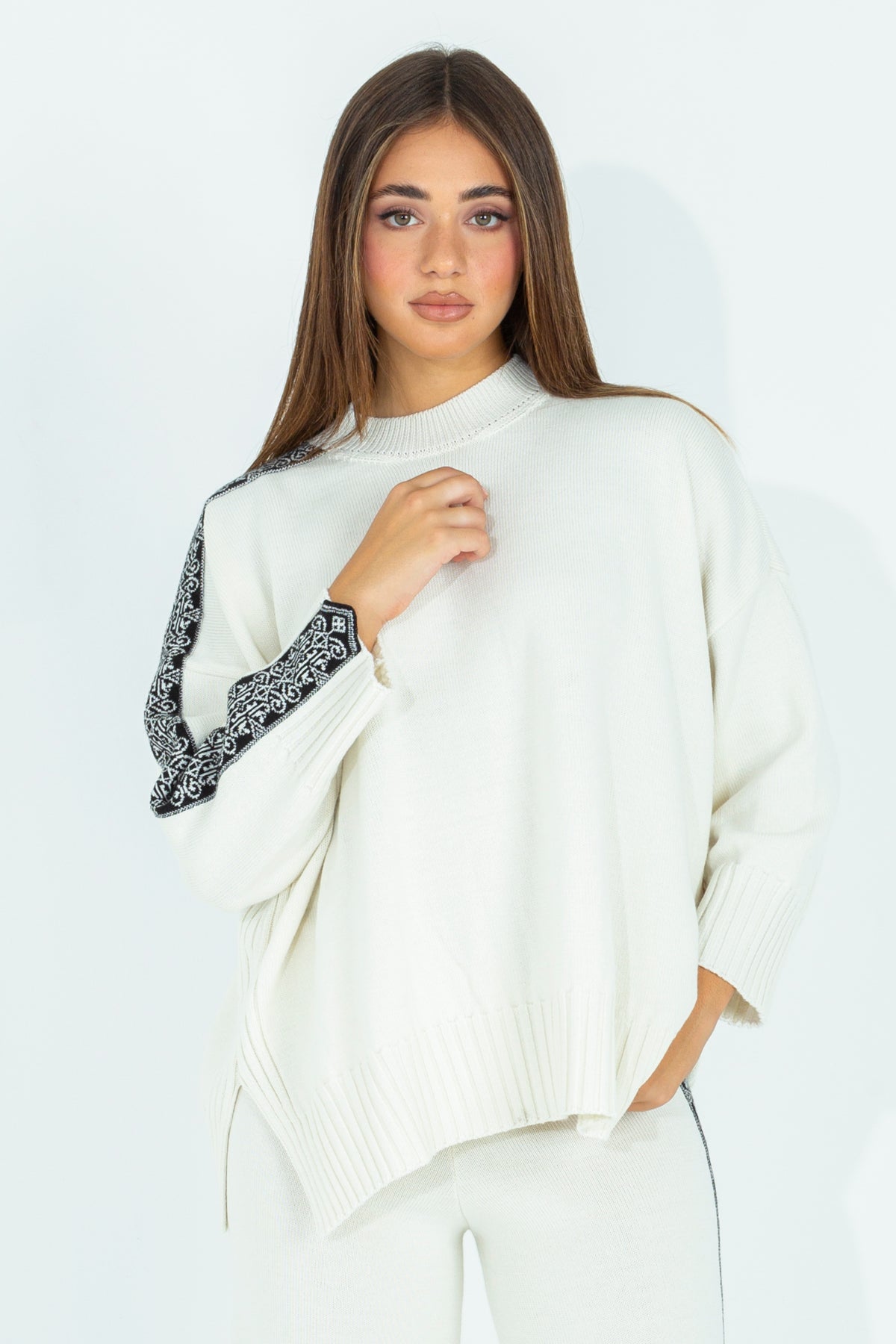 Pullover girocollo con banda jacquard